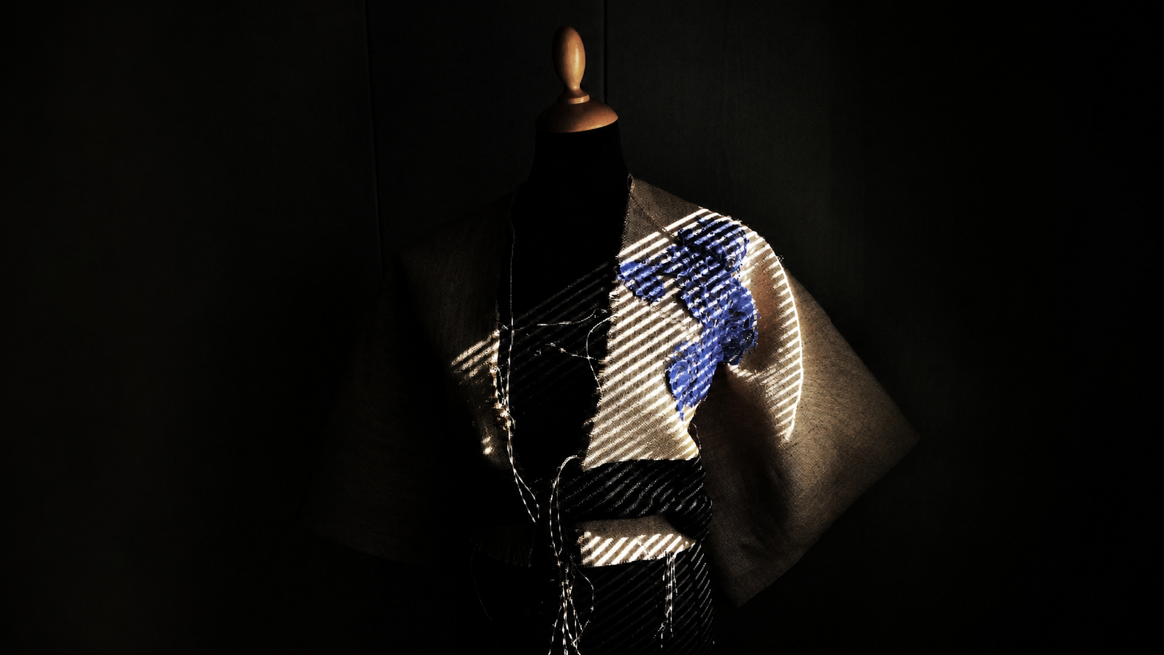Timeless Elegance jute mannequin study